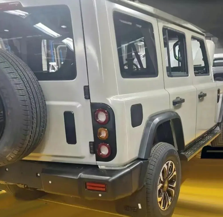 全新一代bj212实车曝光,还能靠什么赢销量?