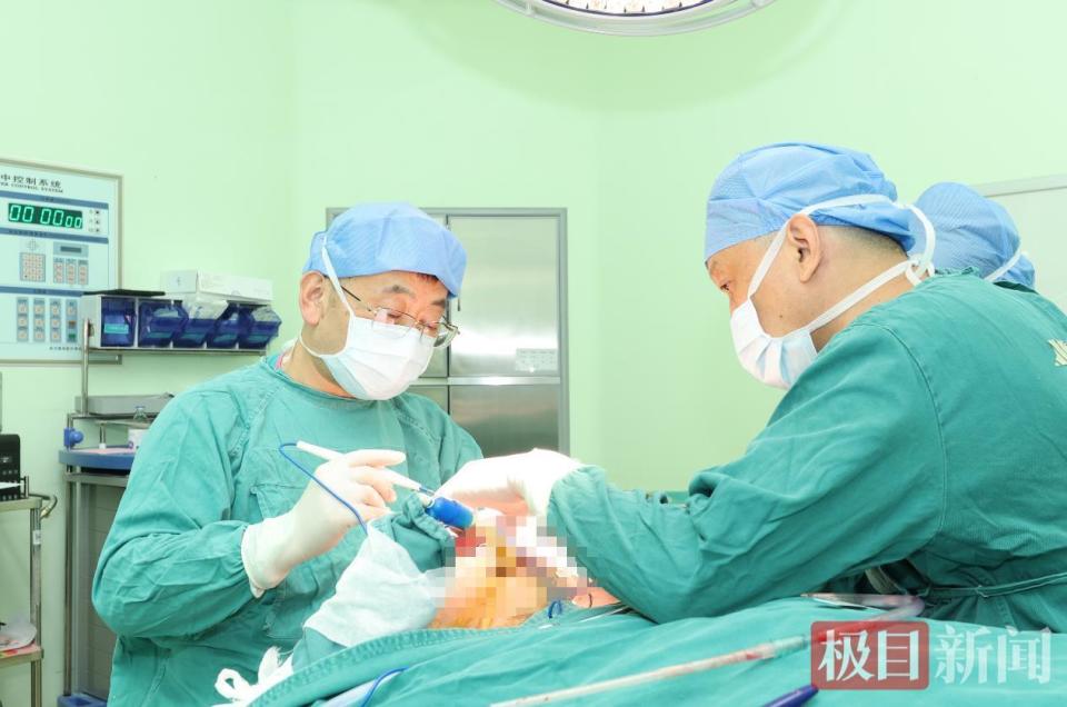 中年女子乳腺癌术后胸部反复溃烂？烧伤科团队成功修复