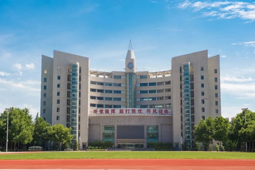 火箭军工程大学校门图片