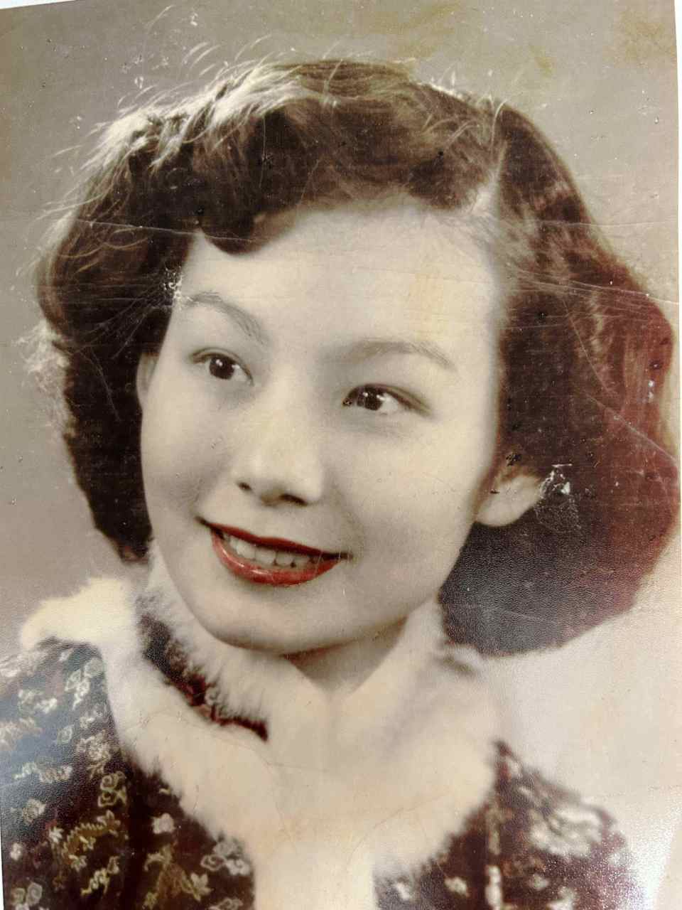 缅怀|粤剧名伶小木兰去世，曾主演《白蛇传》《花木兰》《宝莲灯》-腾讯新闻