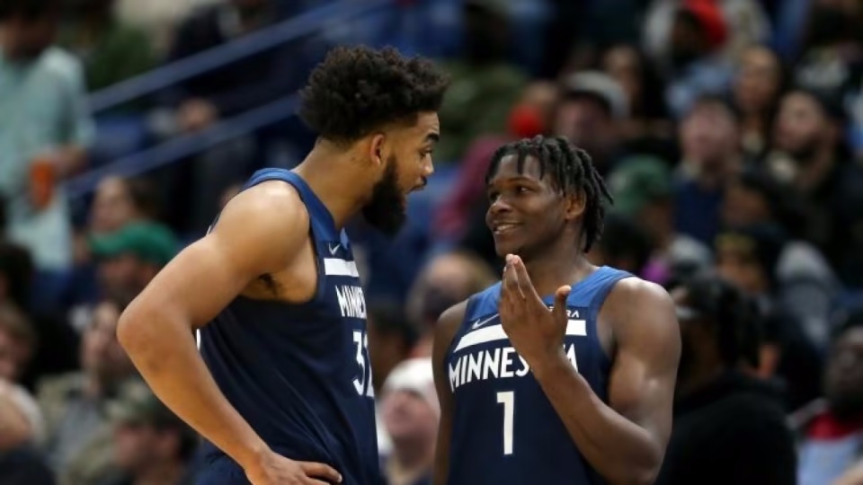 新狼王!明尼苏达靠"华子"撑门面 2优势胜"软糖"无愧一哥