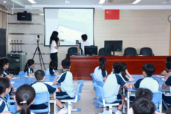 致景科技|一堂有"ai"的纺织服装科技课