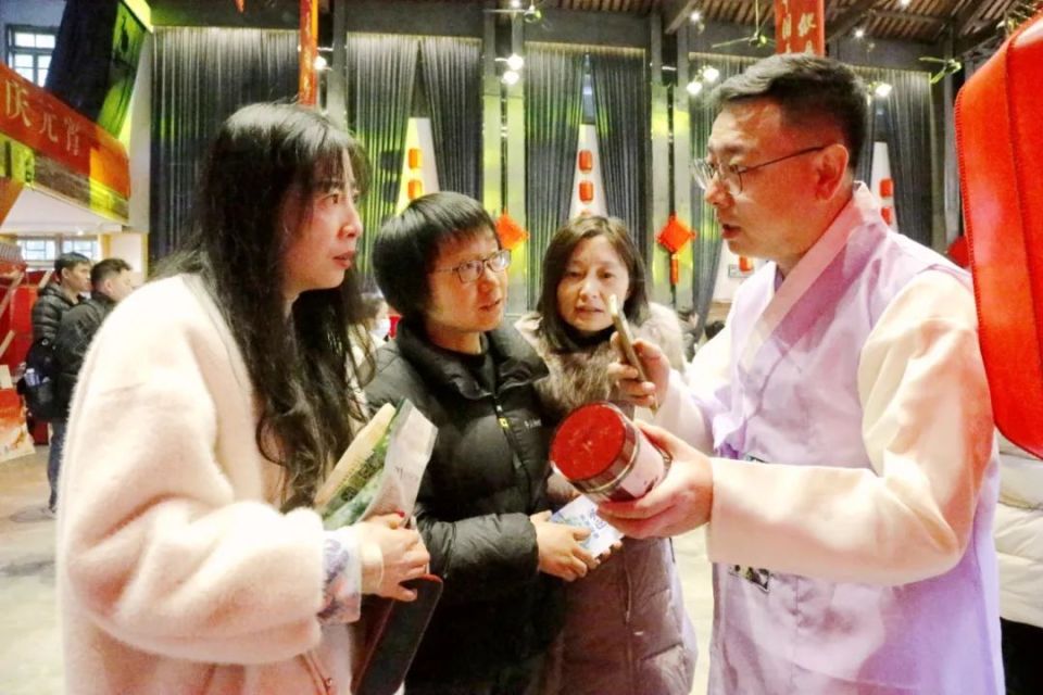 今天，敦煌、平遥、栾川、安图为啥都到歙县“走亲戚”？_腾讯新闻