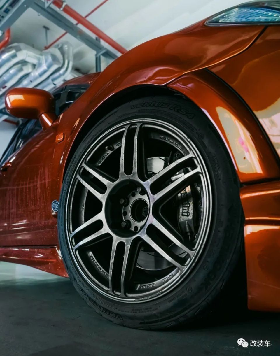 换上了l&t绞牙避震,前ame tm-02轮毂配韩泰rs4 后enkei rpf1轮毂配