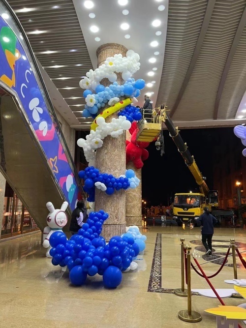创业100|她"玩气球"实现创业,一场商场气球美陈价值20余万