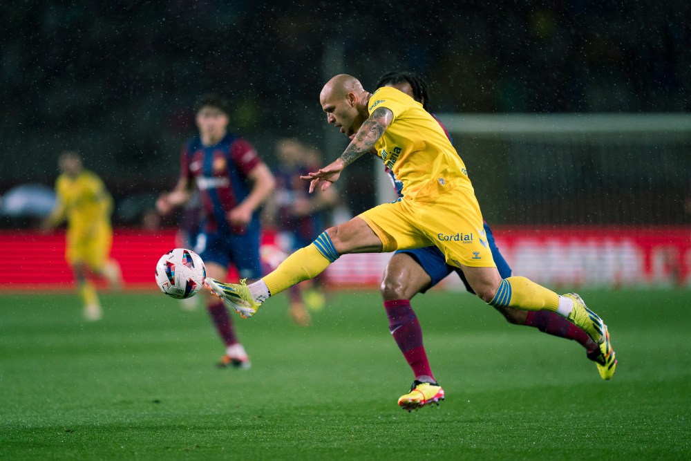 足球西甲巴萨胜拉斯帕尔马斯