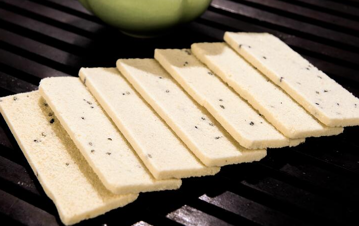 青山百年特产——麻烘糕在上个世纪八十年代,武汉最