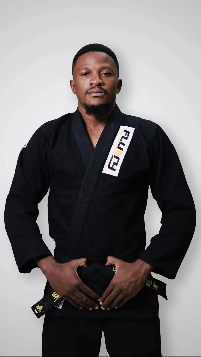 昨晚,付高峰跨界mma!竟被多次抱摔惊险翻盘!_腾讯新闻