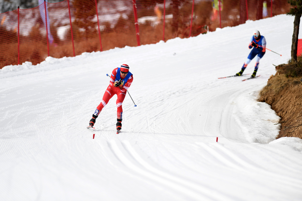 越野滑雪公开组男子双追逐赛况