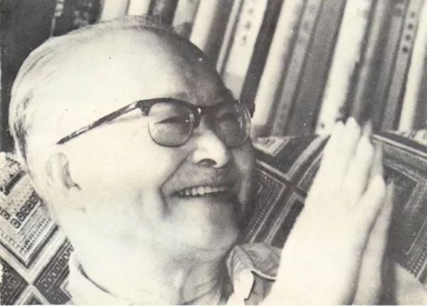 "不要以我的名义举办所谓学术会议,招摇的事,少参加或不参加为是"