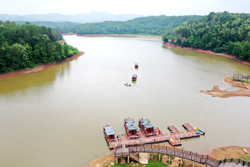 江西信丰:库区成景区 村民走上致富路_腾讯新闻
