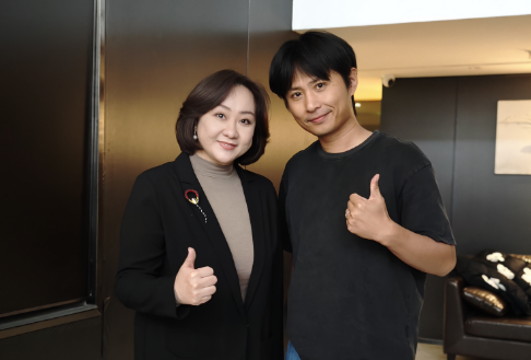 曾担任中国奥委会08年宣传片作曲的刘聪原创谱曲顶级配音导演,演员