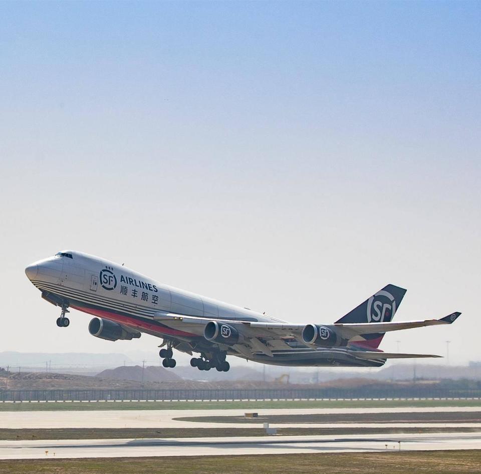 代表委员热议提升交通出行便利,建议增加节假日高速免费通行_腾讯新闻