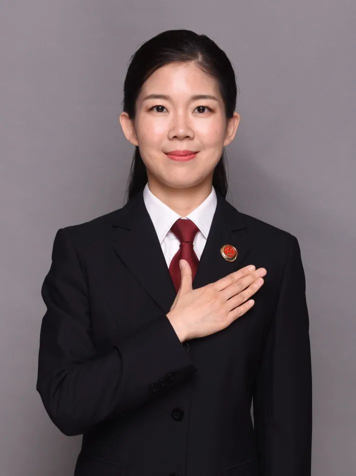 破浪,多维绽放上海市人民检察院第一分院第一检察部副主任01  于爽