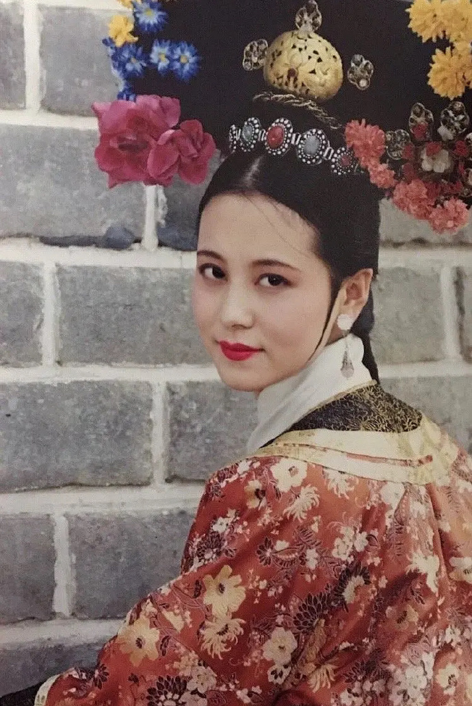 《雍正王朝》女演员现状，郑春华风韵犹存，多人“销声匿迹”_腾讯新闻