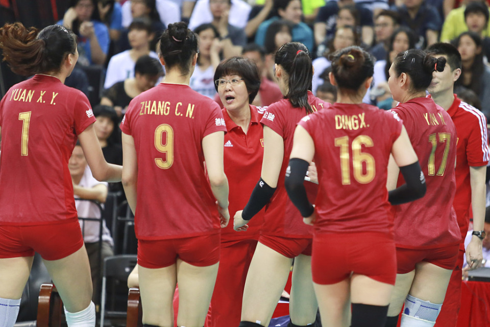 郎平:输谁不能输日本!蔡斌:输日本成为常态!球迷:心疼朱婷