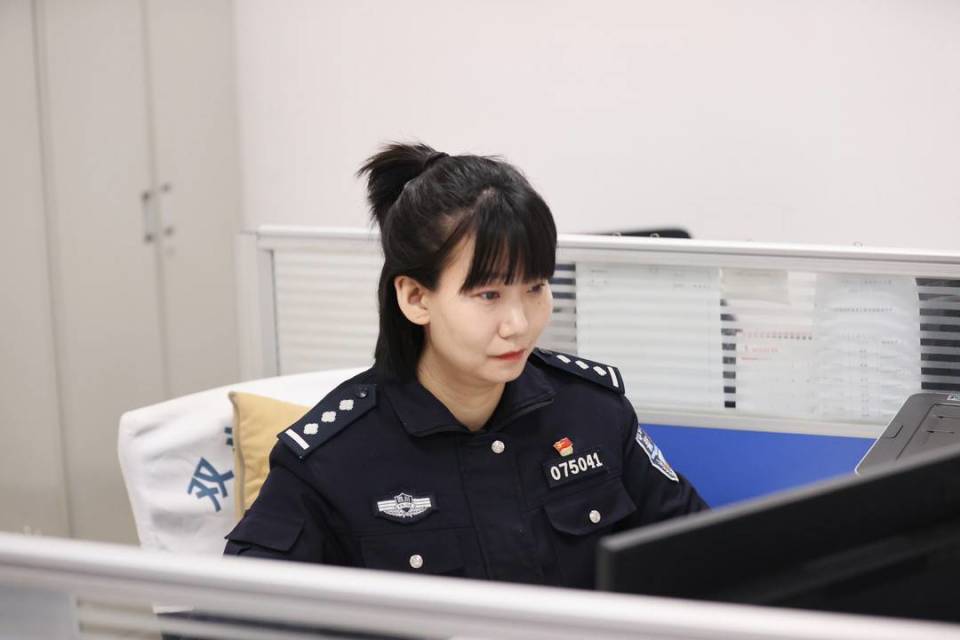 成都女警马静怡从警14年3次立功派出所大管家也是做业务小能手