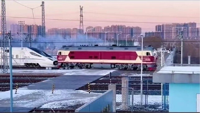 内燃机车重回春运c位_腾讯新闻