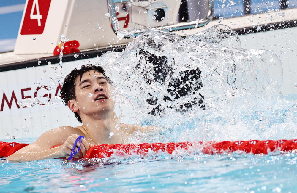 巴黎奥运会丨游泳——男子100米自由泳决赛:中国选手潘展乐夺冠(3)