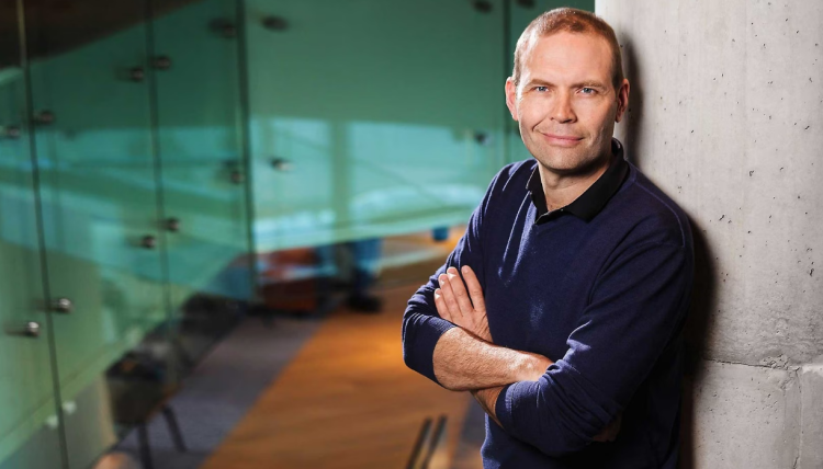 还得由奔驰,拯救这无趣的车圈