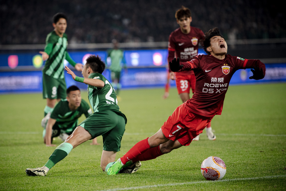 足球中超浙江队战平上海海港