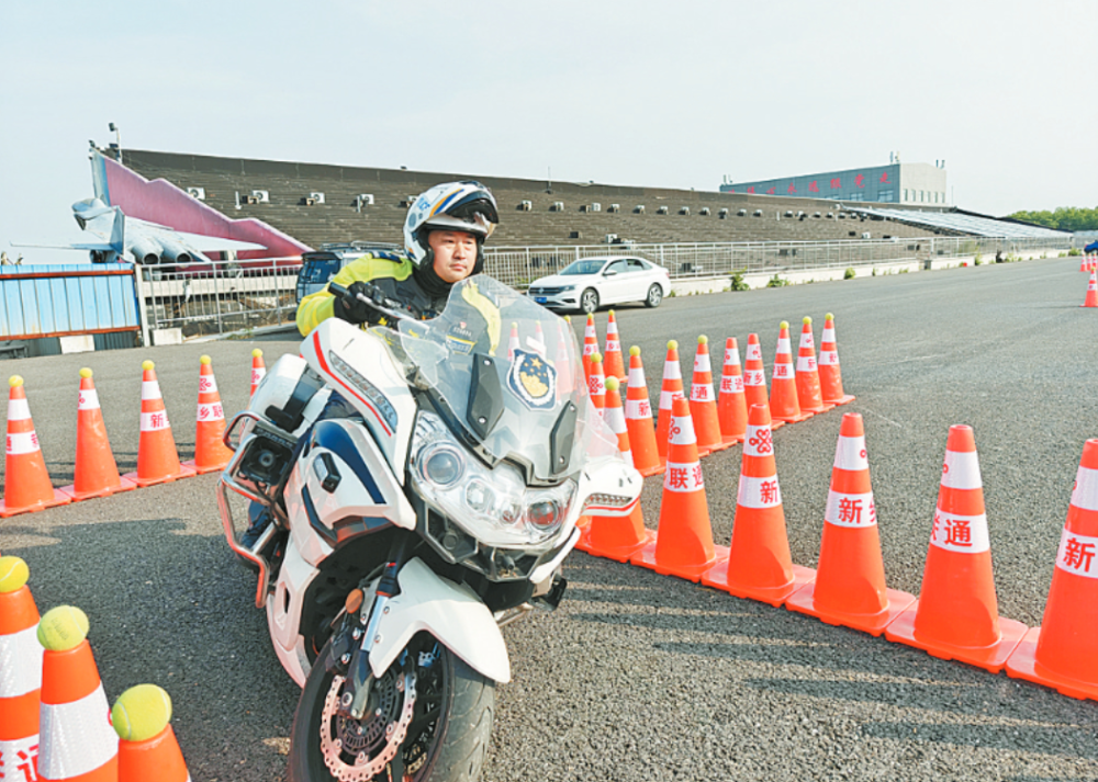 赤诚铁骑 为民护航——记市公安局交通管理支队机动大队铁骑队民警周