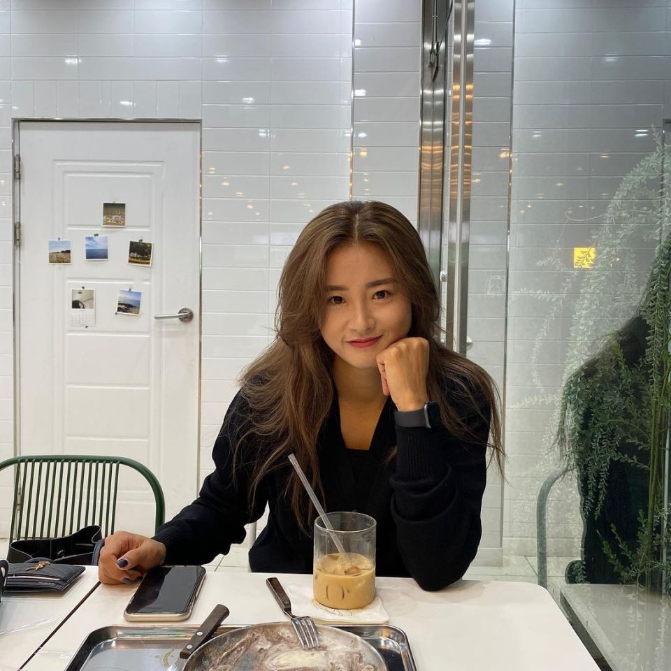 韩国女足11号崔有利,酷爱嘟嘟嘴和剪刀手的小姐姐一枚~_腾讯新闻