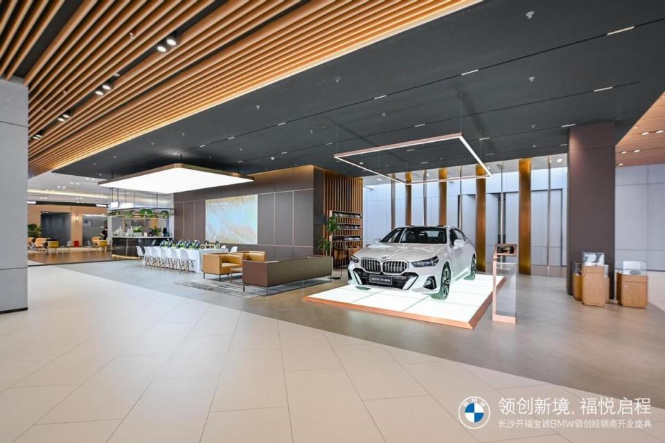 长沙新开了一家超高标准宝马4s店