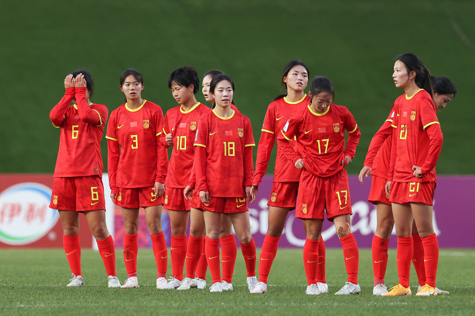 体坛联播中国u20女足不敌日本勒沃库森赛季35场不败
