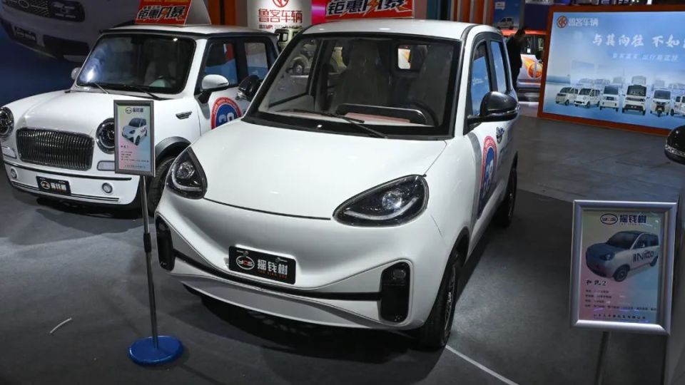 中国最抽象的车展,cpu干烧了!_腾讯新闻