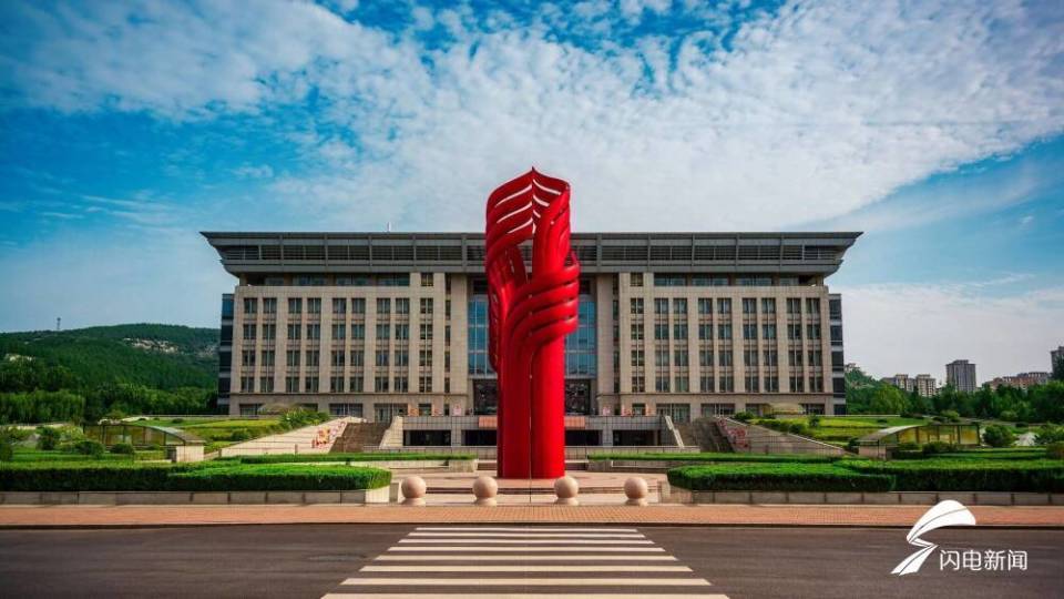 聚焦学生成长成才和发展诉求 济南大学学业导师制十年开花结果