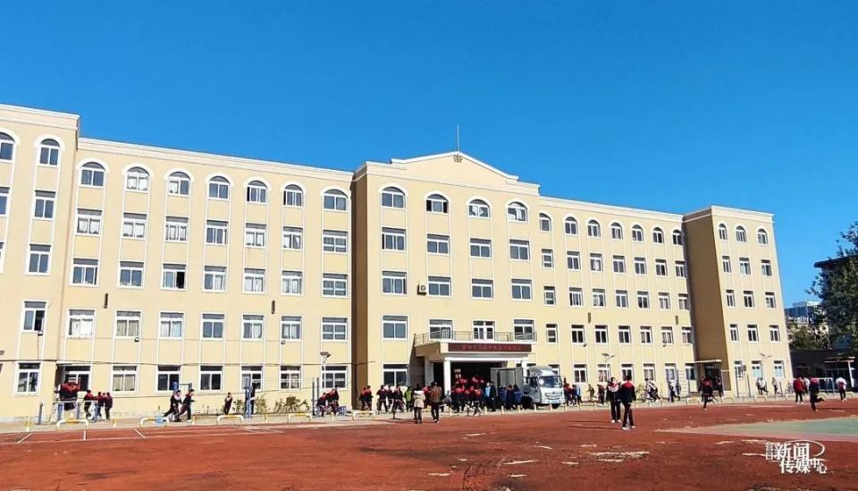 学校附属中学1983年营口市实验中学1959年建校以全新面貌启程至原营口