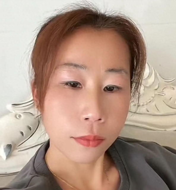 2023赢得最彻底的网红娟子靠喝水开大奔殷世航英国留学转型