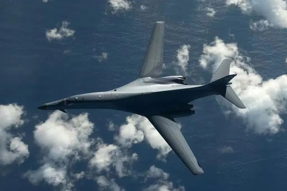 B-21е⡱