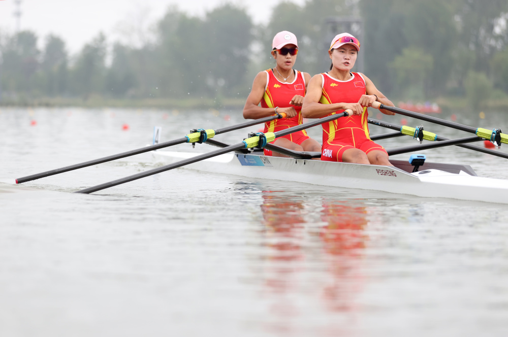 赛艇——鲁诗雨/沈双美夺得女子双人双桨冠军