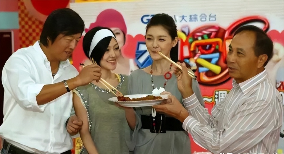 大小s能在娱乐圈呼风唤雨20年,除了大s的干爹杨登魁,恩师王伟忠也是一