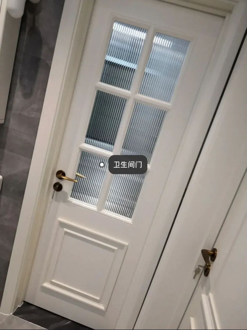 卫生间安装哪种材质的门既不影响使用寿命同时还彰显高级感满满呢?