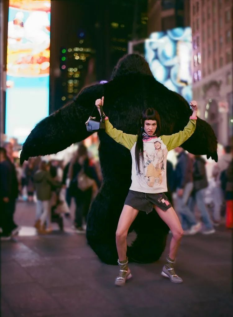 认识heaven by marc jacobs 合作的三位艺术家_腾讯新闻