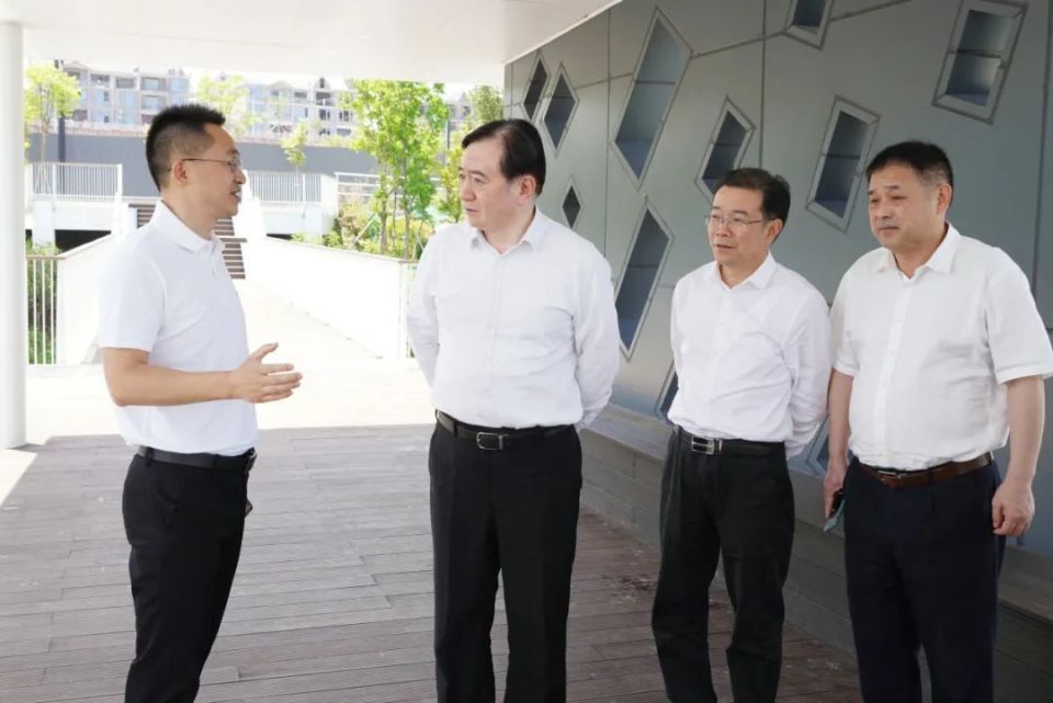 省人大常委会副主任刘忻来遂调研