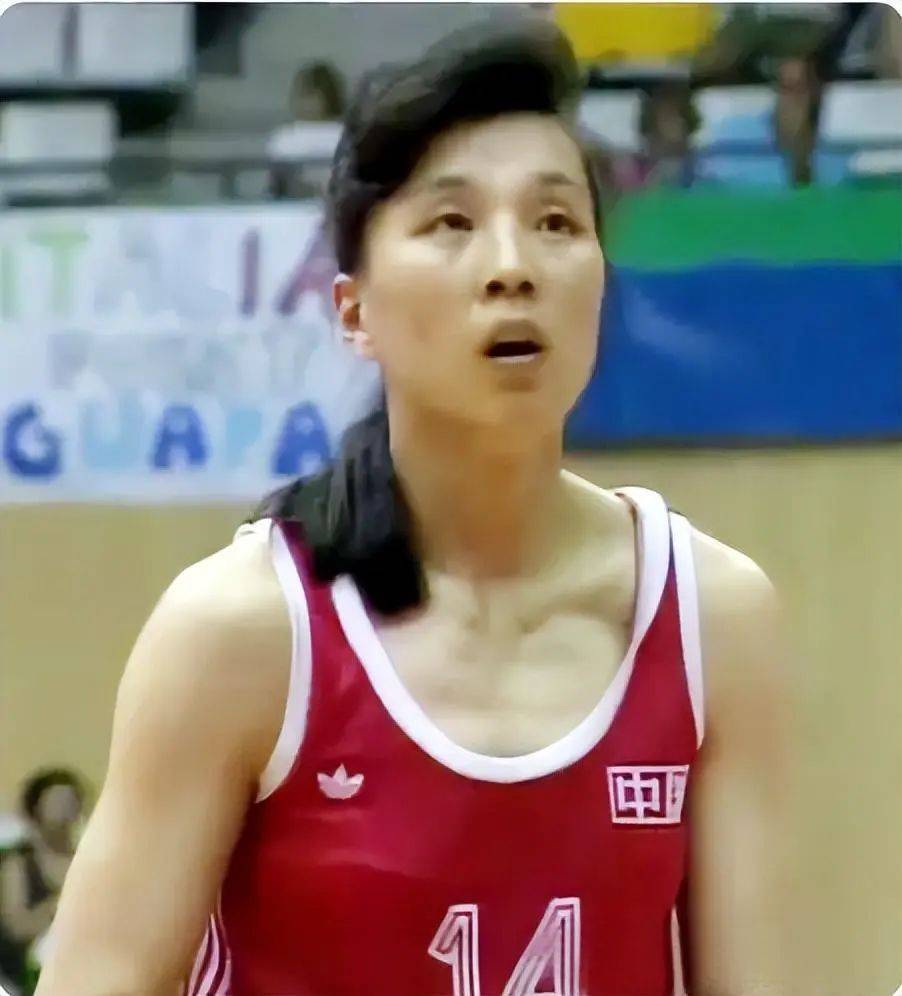 女篮"三朝奥运元老"柳青:退役后嫁篮球帅哥,女儿也是女篮国手