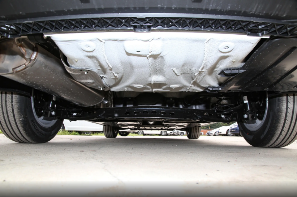 底盘方面:基于mqb平台的打造的大众宝来,采用了同级车型中较为常见的