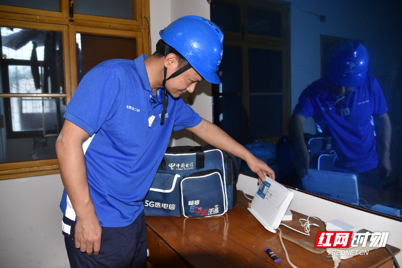 怀化电信"天翼先锋"贺黎:把平凡的工作当成事业来做,也能发光发亮!