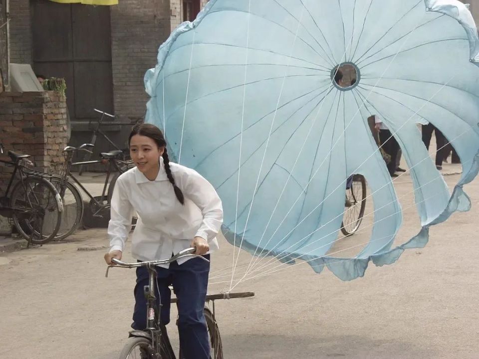 他们依然迎难而上,奋力抗争,即便注定的命运是心比天高,命比纸薄.