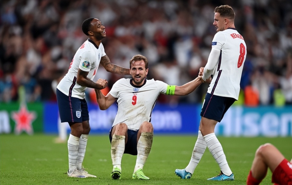 英格兰vs意大利前瞻:三狮军团优势明显,蓝衣军团出线岌岌可危-腾讯