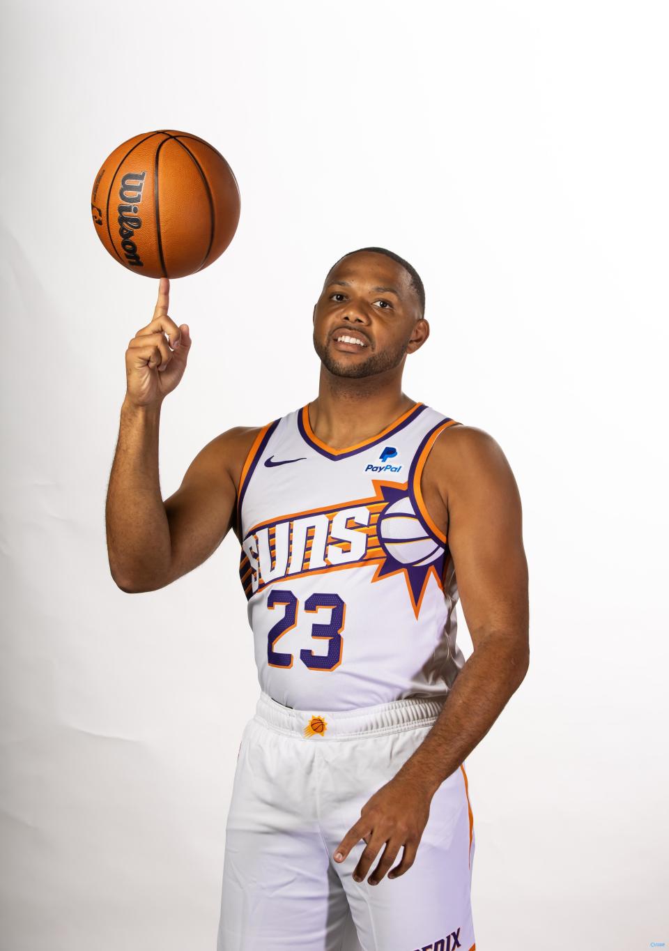 埃里克-戈登上半场7中5&三分4中3 得到13分4板2助1断1帽_腾讯新闻