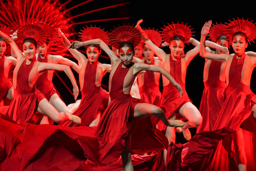 第十三届中国舞蹈"荷花奖"颁奖典礼在南京举行