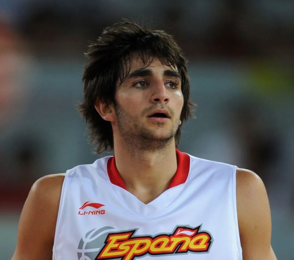 遥想卢比奥当年,不到18岁就踏上北京奥运会舞台,再往前,更是在欧青冠