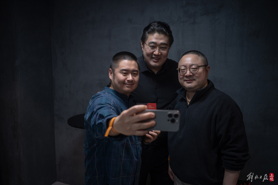 沈洋中国首演《无声之歌》,115分钟不间断唱出美好诗句_腾讯新闻