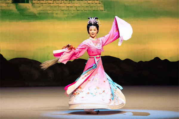 让黄梅戏变得越来越年轻第四代七仙女袁媛将来沪唱起天仙配