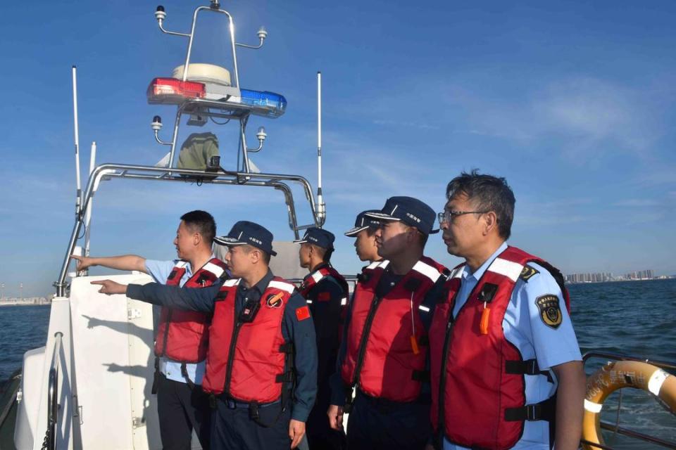 青岛海警局高新区工作站与城阳区海洋发展局联合执法